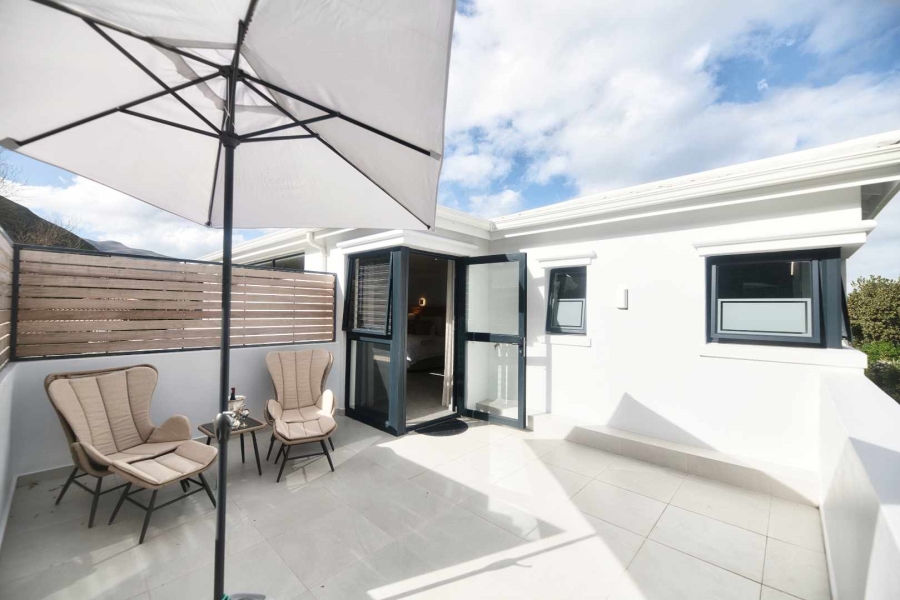 6 Bedroom Property for Sale in Hermanus Heights Western Cape